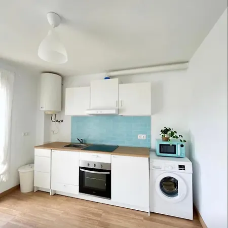 Tranquilo Cerca De La Playa A Carballa