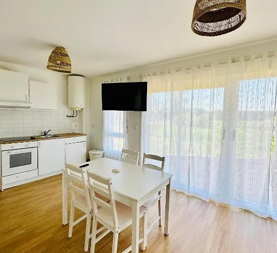 Tranquilo Cerca De La Playa A Carballa