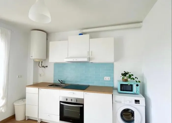 Tranquilo Cerca De La Playa A Carballa