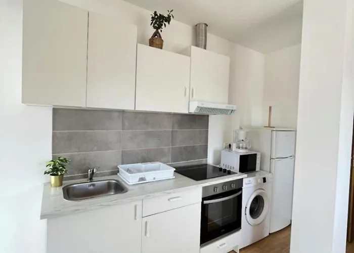 Tranquilo Cerca De La Playa A Carballa